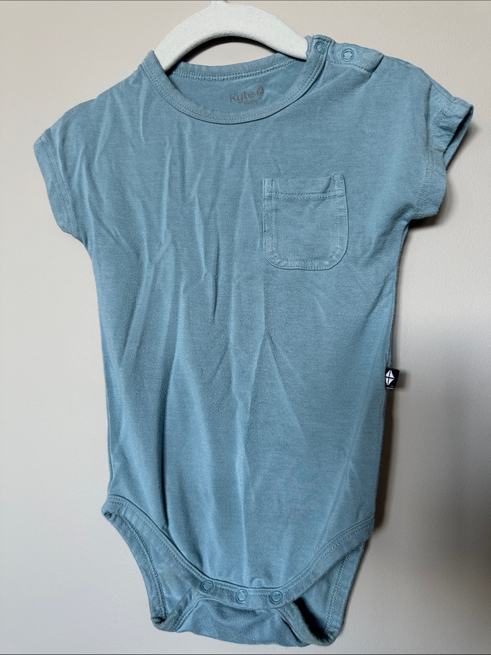 Kyte Baby tshirt onsie with pocket